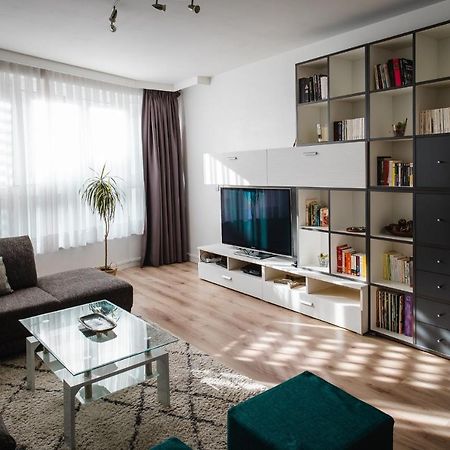 Midi-Suede Apartment Брюксел Екстериор снимка